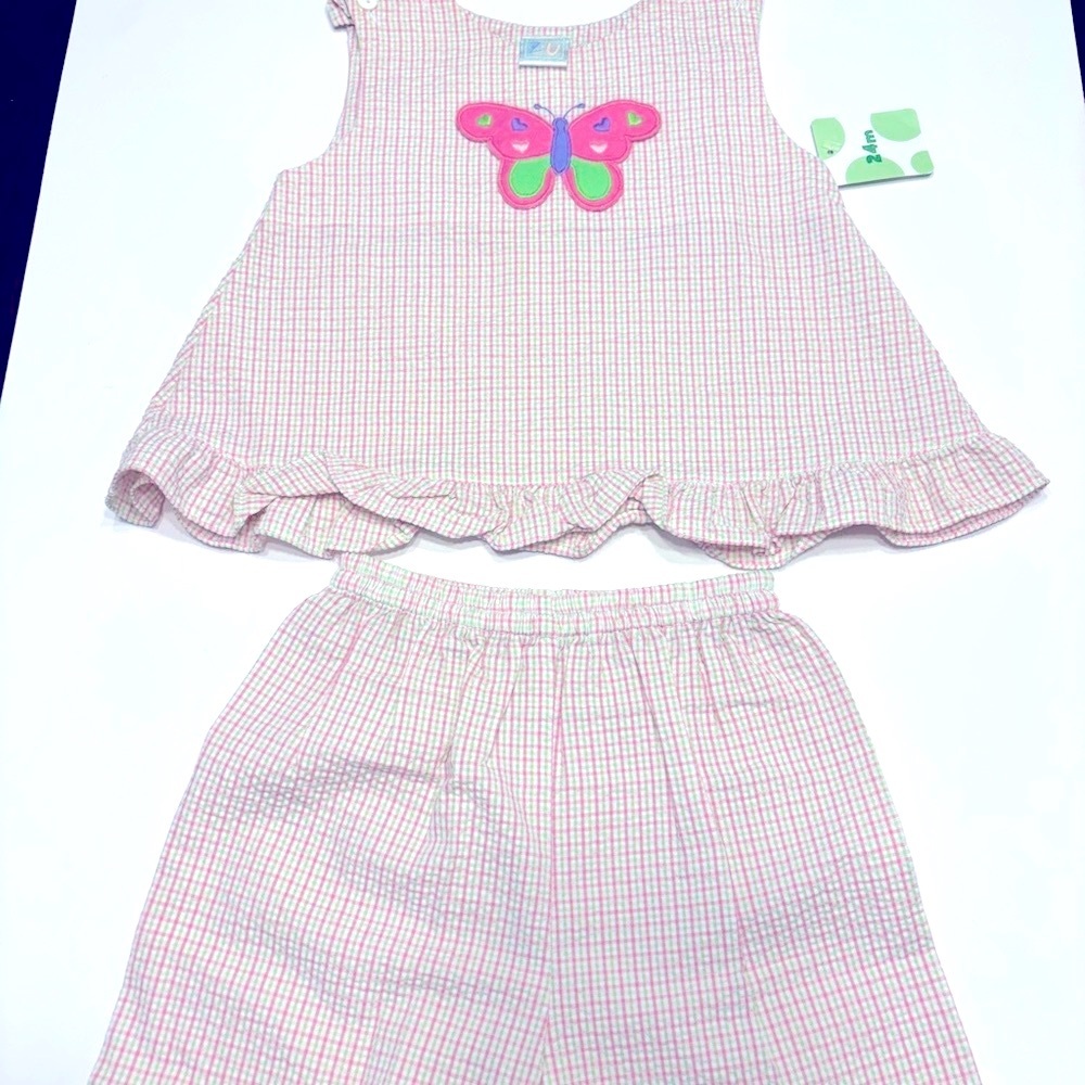 PETIT AMI ZU OUTFIT SIZE 24 MONTHS
PINK & GRN SEERSUCKER TOP/SHORTS (CAPRI)